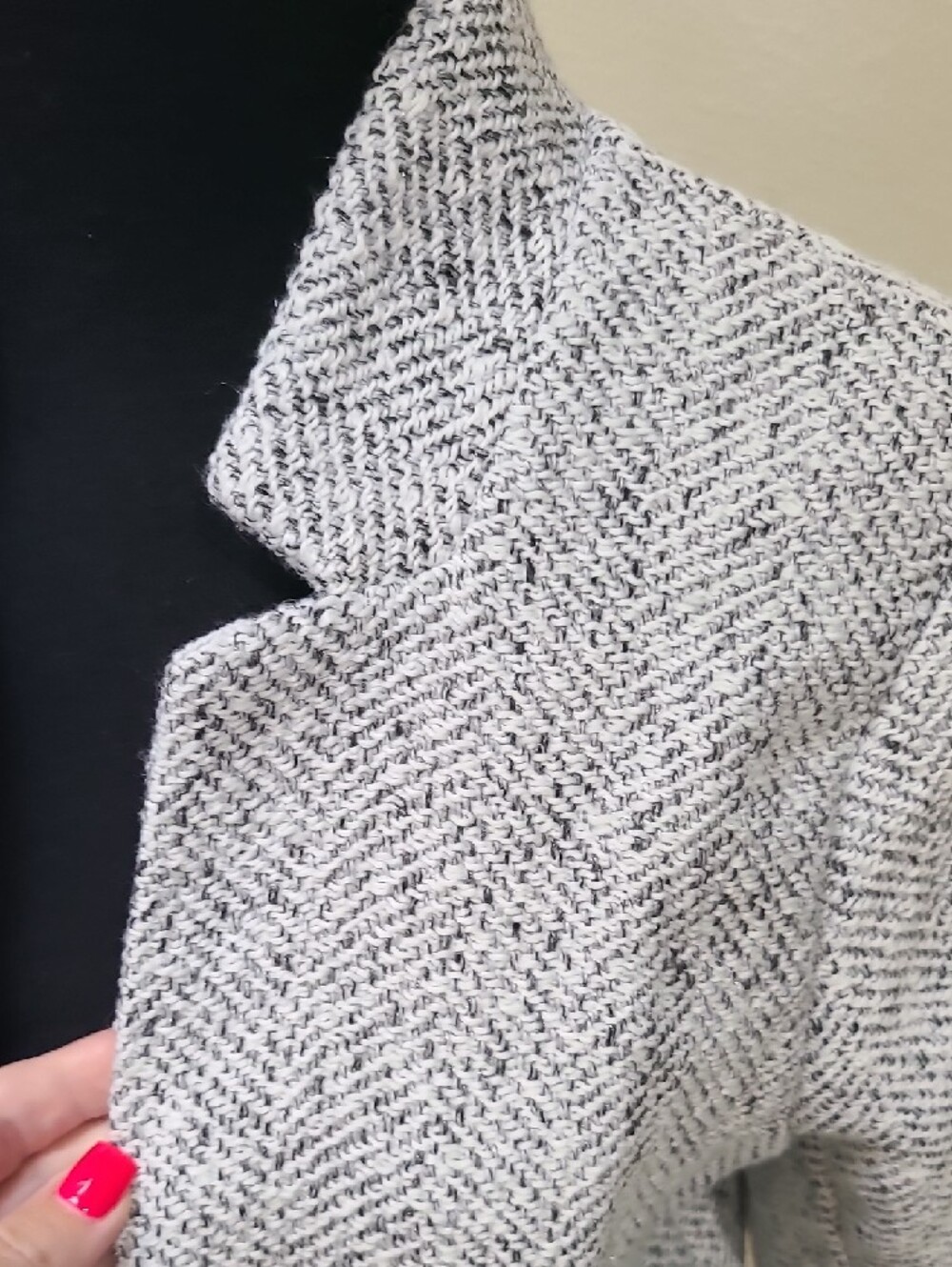 Textured Open-Front Gray Jacket - Picture 3 of 7